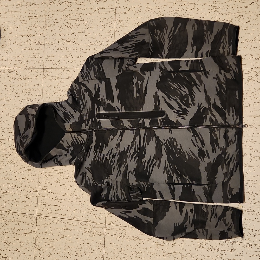 Nike Tech Gray & Black Activewear Camo Full Zip Hoodie Sweater